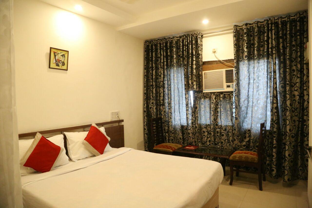 Hotel Surya Gwalior Exteriör bild